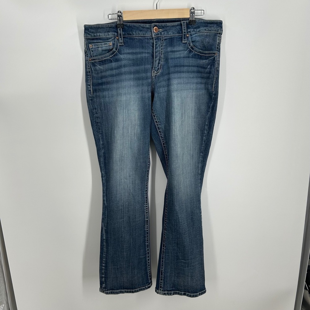 Daytrip Virgo Bootcut Jeans Womens 34R‎ Medium Wash Distressed Flap Pocket 621